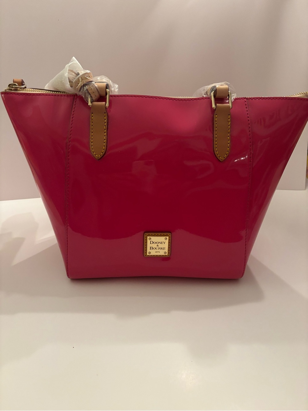 NWT Dooney & Bourke Fuchsia Patent Leather Maxine Tote Bag Pristine Wrapped - Picture 1 of 14